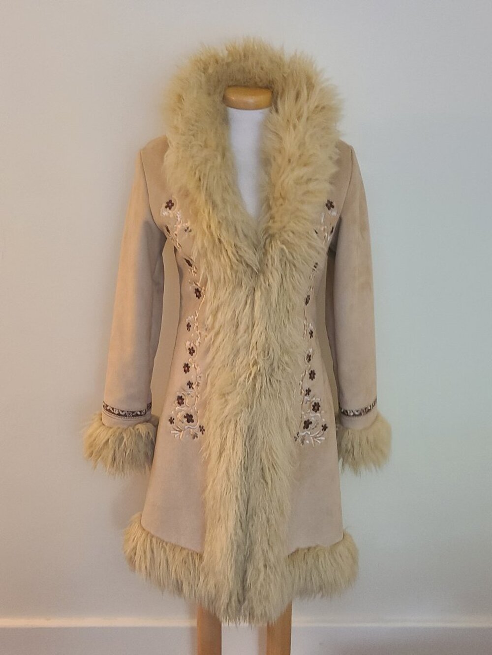 Y2K Aldo Penny Lane Faux Suede Embroidered Long Coat & New ASN Floppy Hat